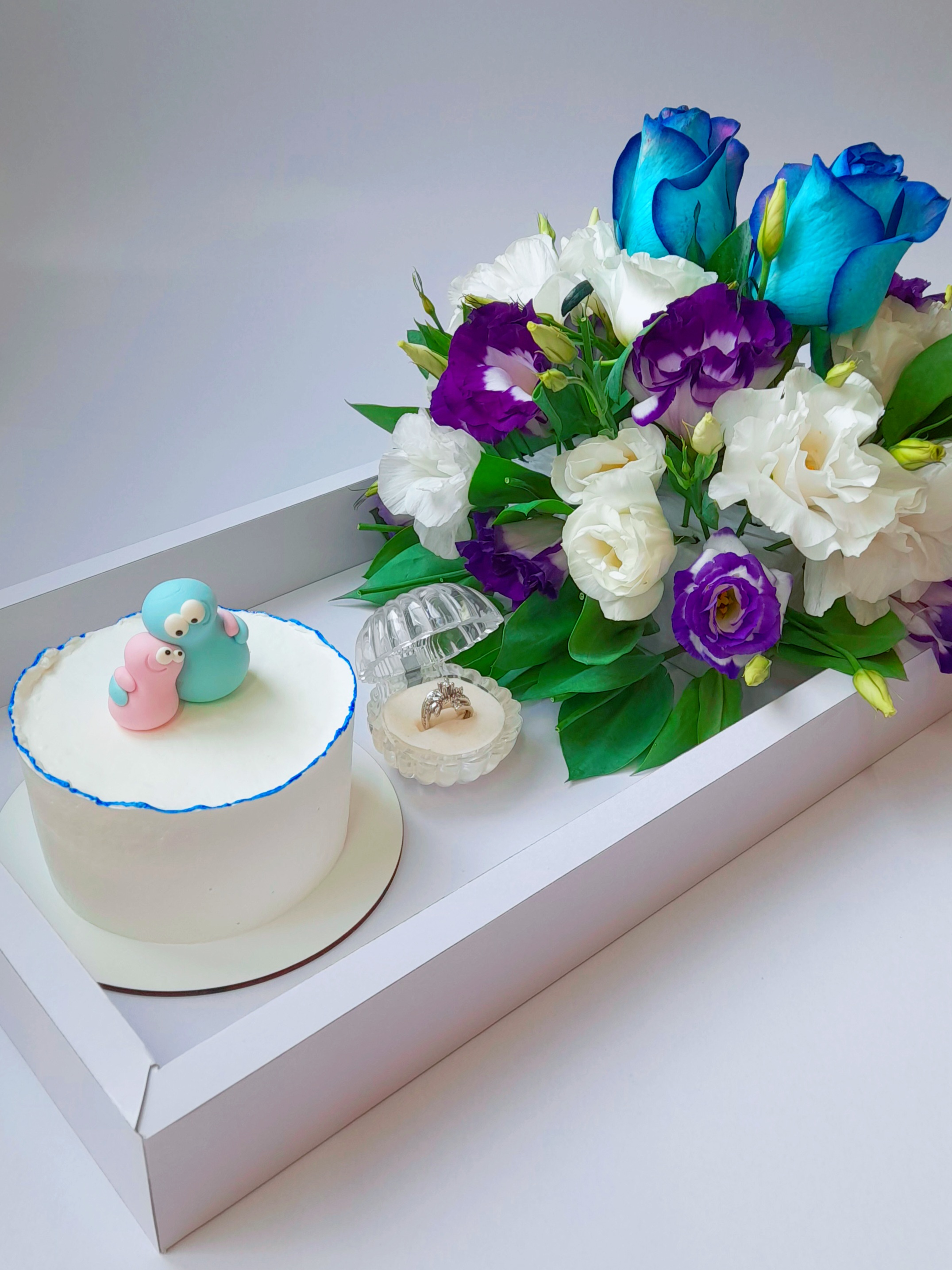 باکس لوکس کیک و گل